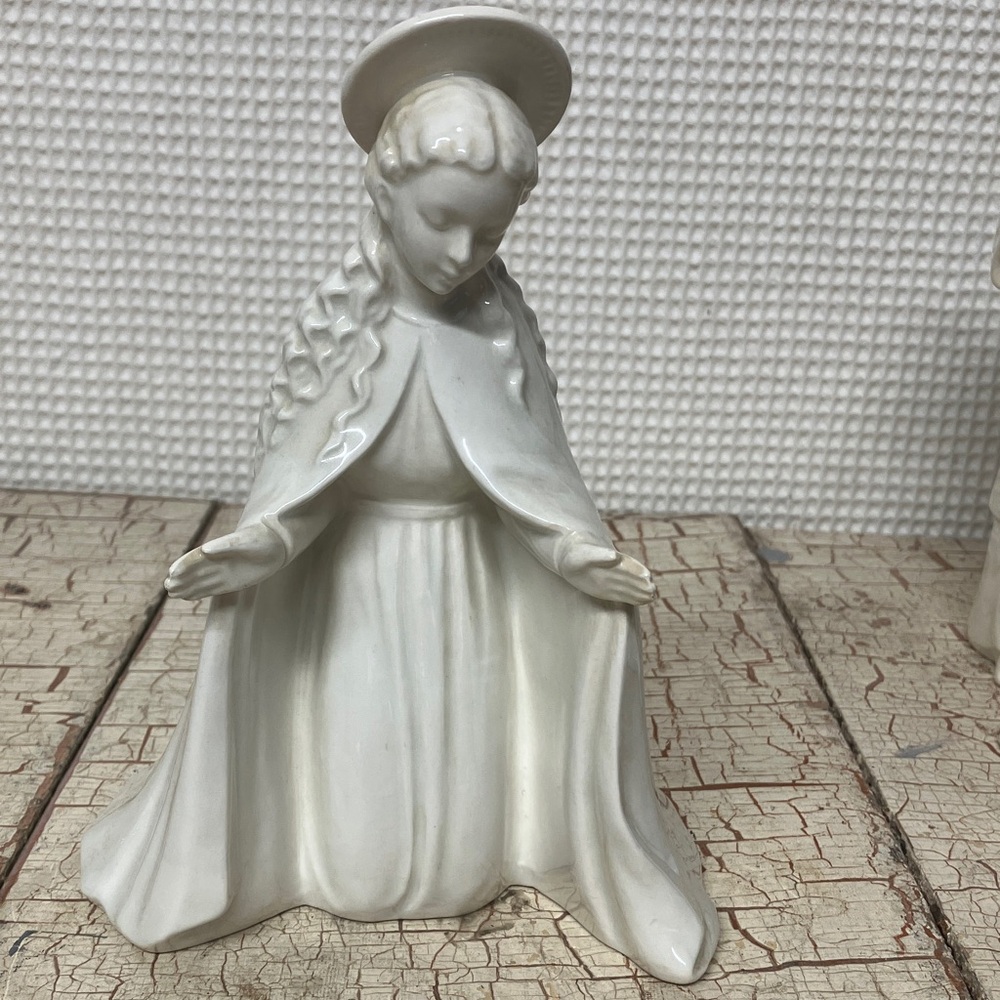 Hummel Nativity Figurines Set - Picture 2 of 14